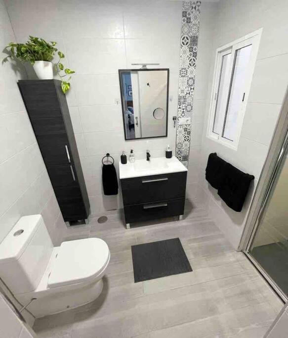 Urban Zen Con Terraza Y Jacuzzi Leilighet *