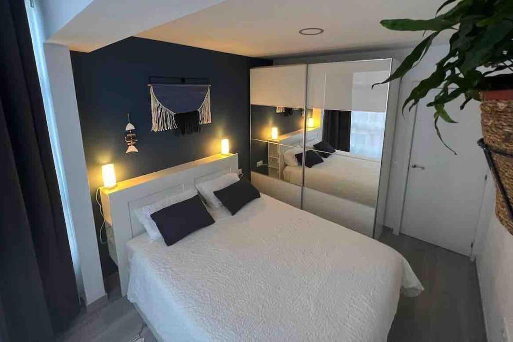 Urban Zen Con Terraza Y Jacuzzi Leilighet *